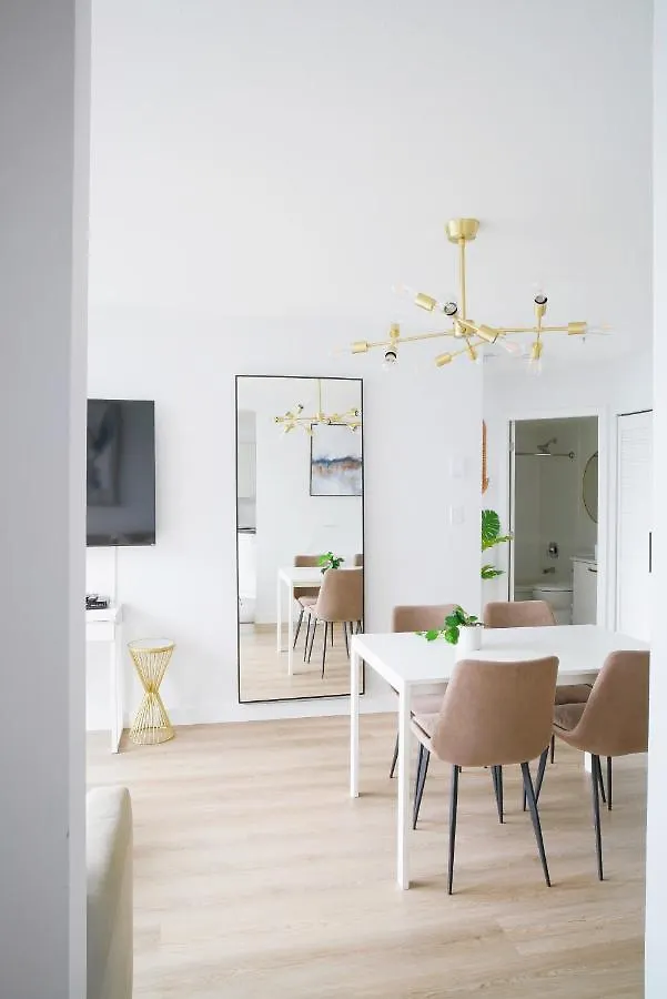Best Location Downtown Chic Suites Vancouver Canada