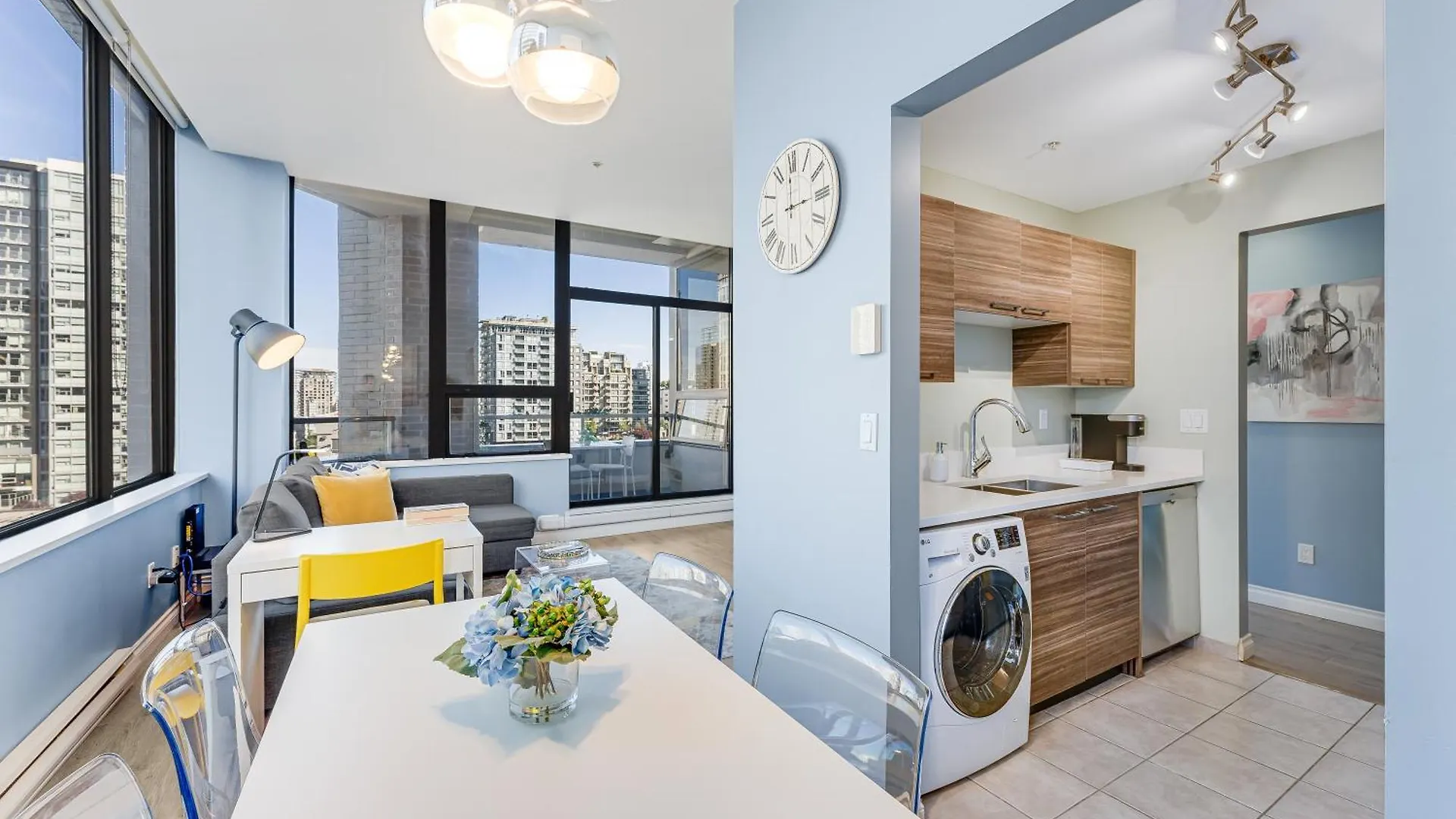 Apartment Best Location Downtown Chic Suites Vancouver Canada