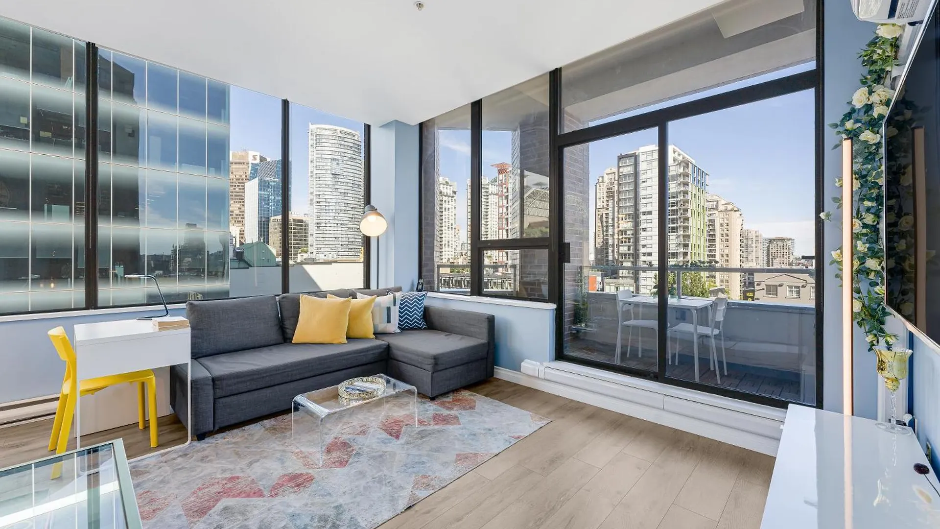 Best Location Downtown Chic Suites Vancouver