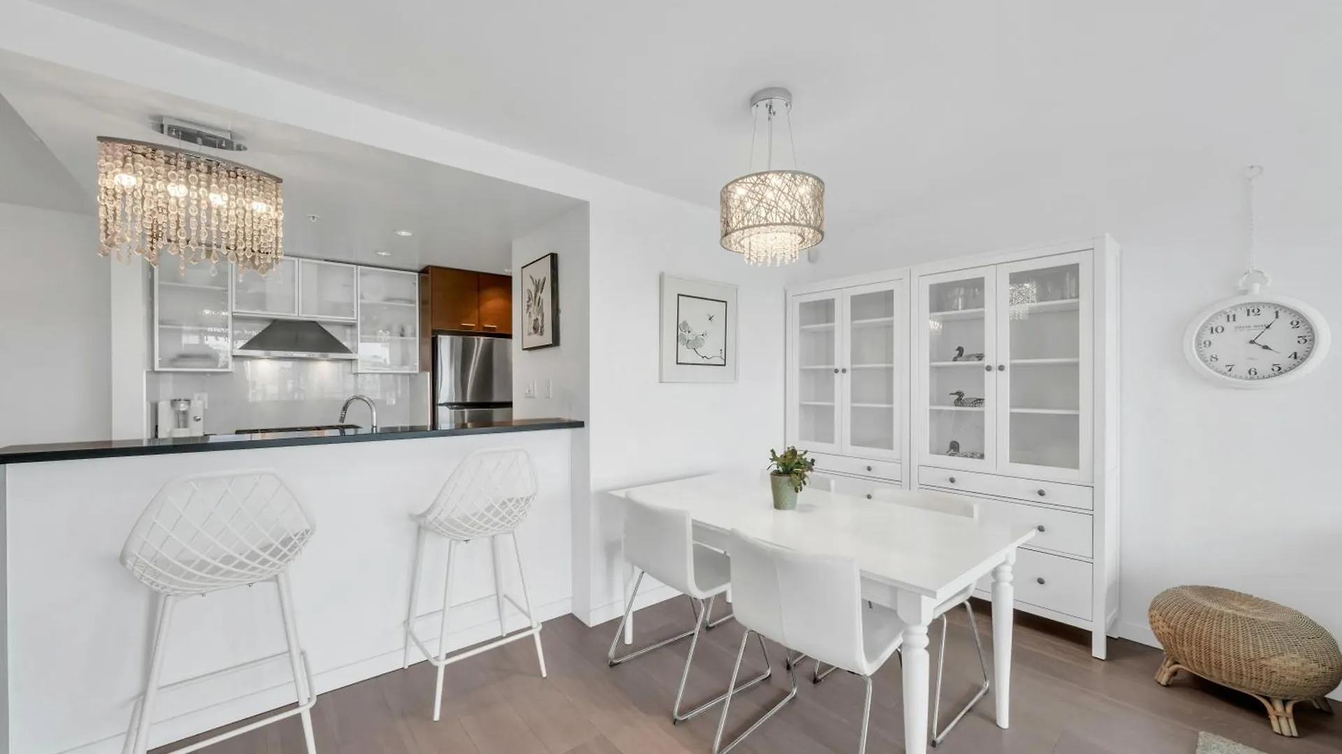 Apartment Best Location Downtown Chic Suites Vancouver
