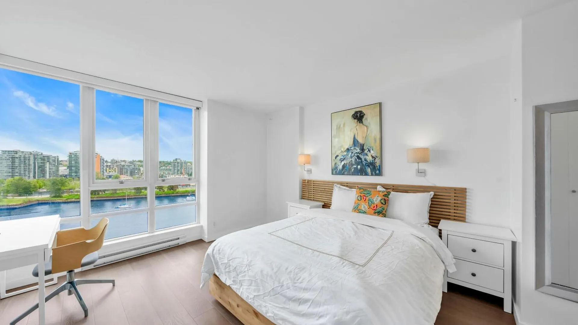 Best Location Downtown Chic Suites Vancouver Canada