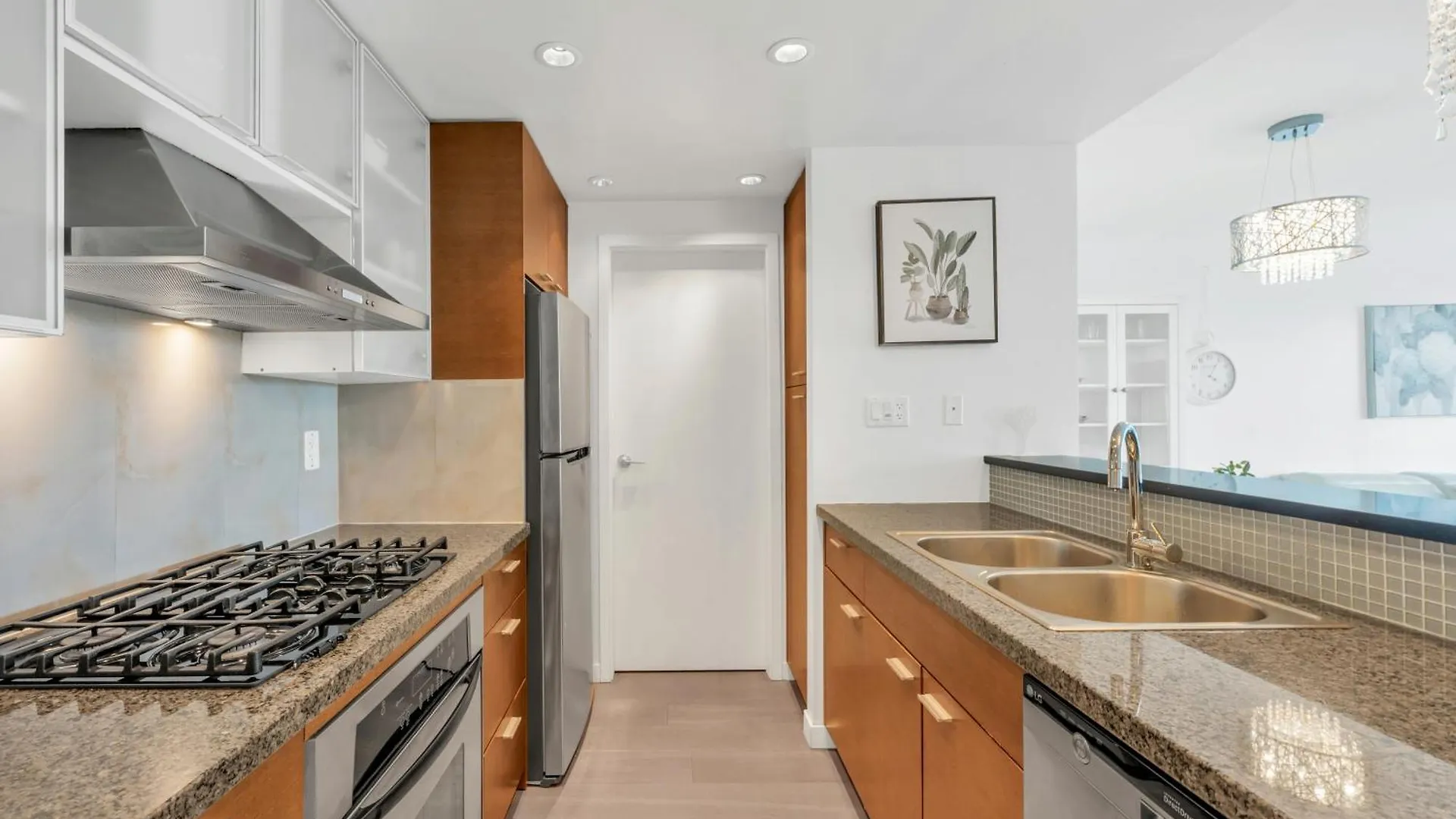 Apartment Best Location Downtown Chic Suites Vancouver Canada